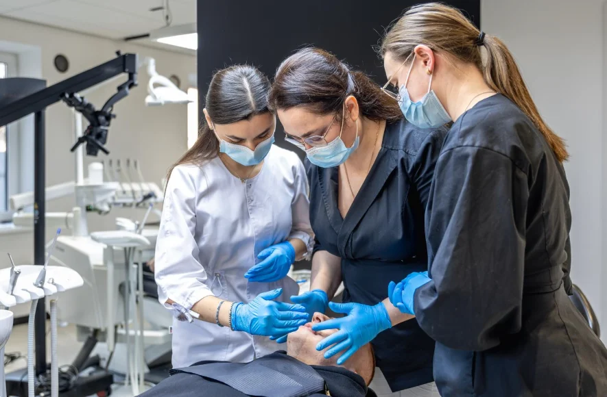 3 Reasons Families Value A Dentist Who Offers Aesthetic Options